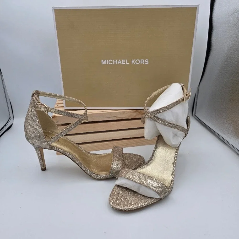 Michael Kors dazzle your